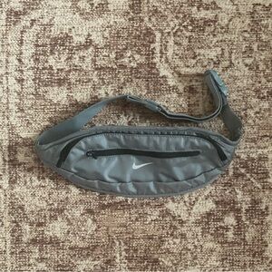 NWOT Nike Running Travel Slate Gray Blue Fanny Pack Small Purse Mini Bag